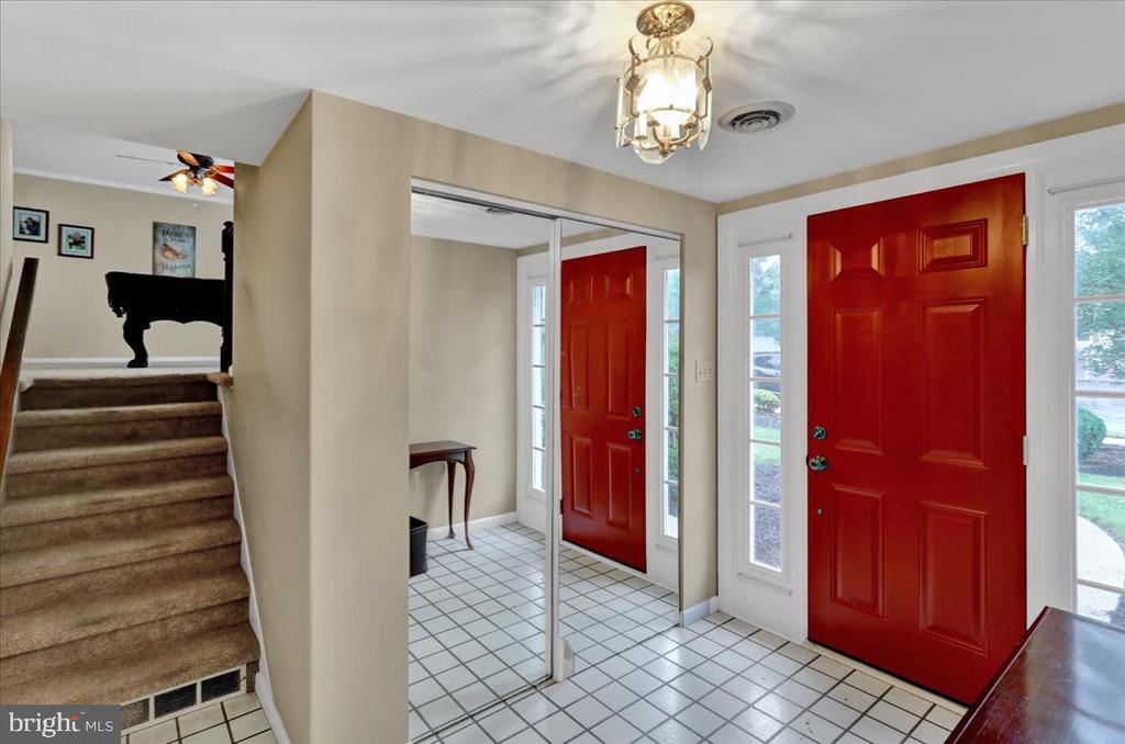 4 Lori Ct