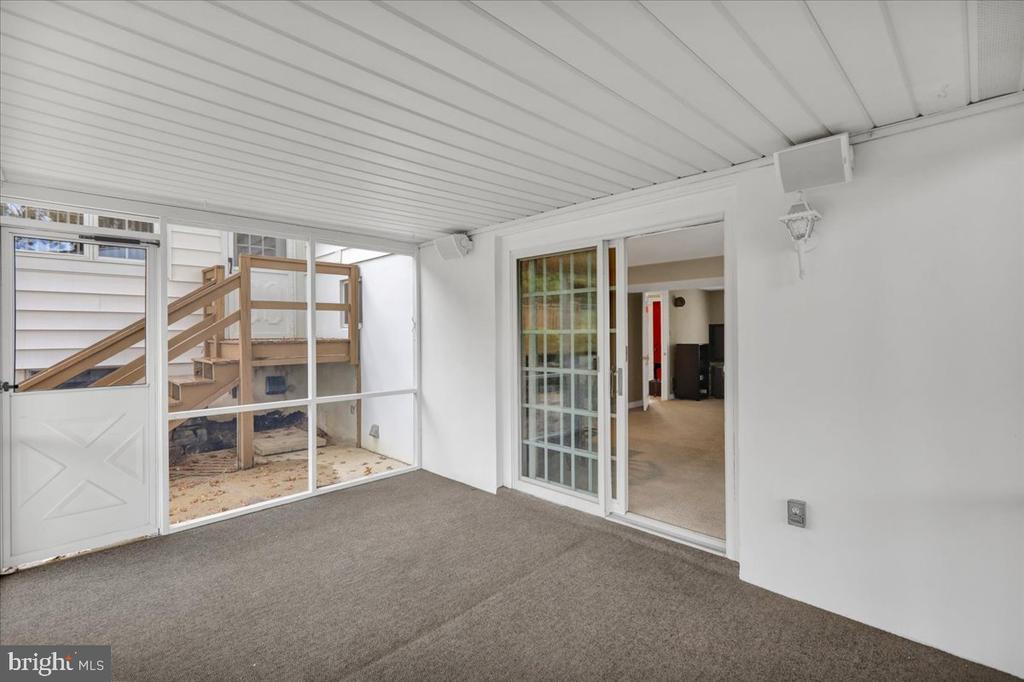 4 Lori Ct