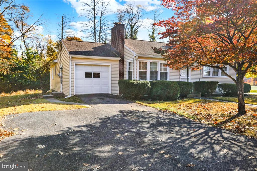 103 Cascades Ln