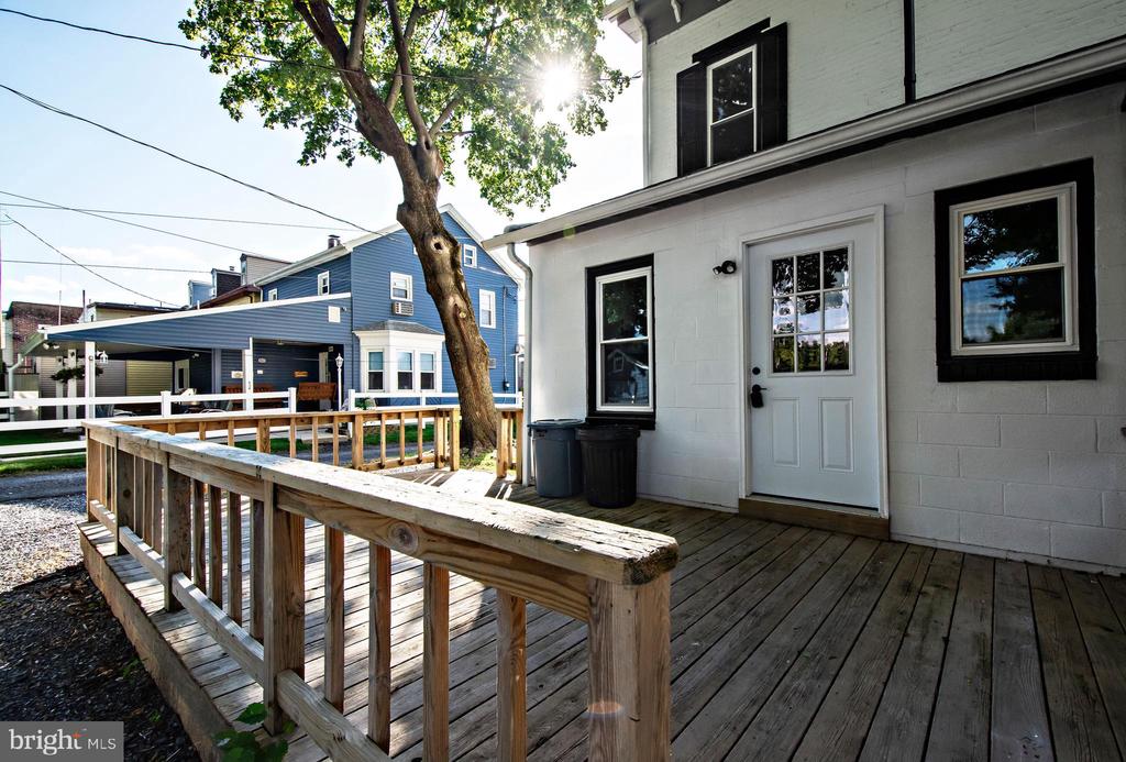 832 Columbia Ave