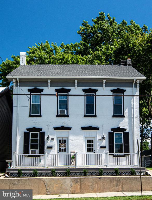 832 Columbia Ave