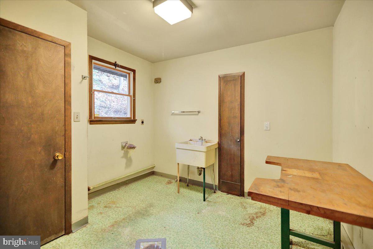 101 Glen Rd