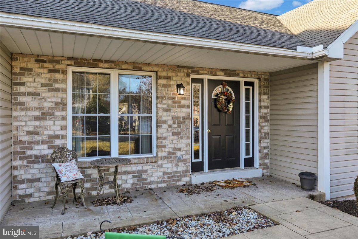 20 BOWES LN