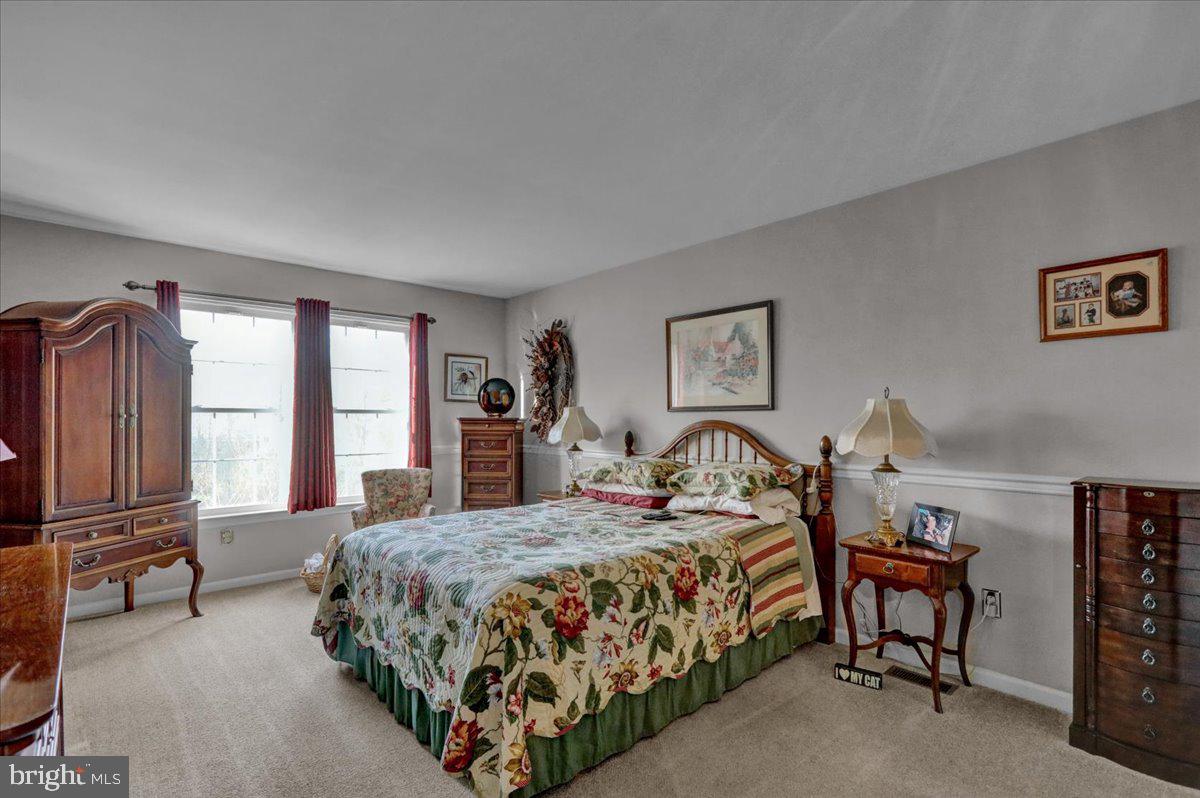 20 BOWES LN