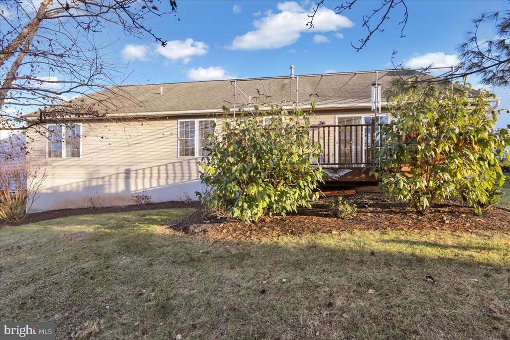 20 BOWES LN