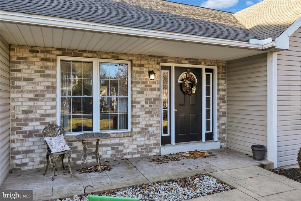 20 BOWES LN