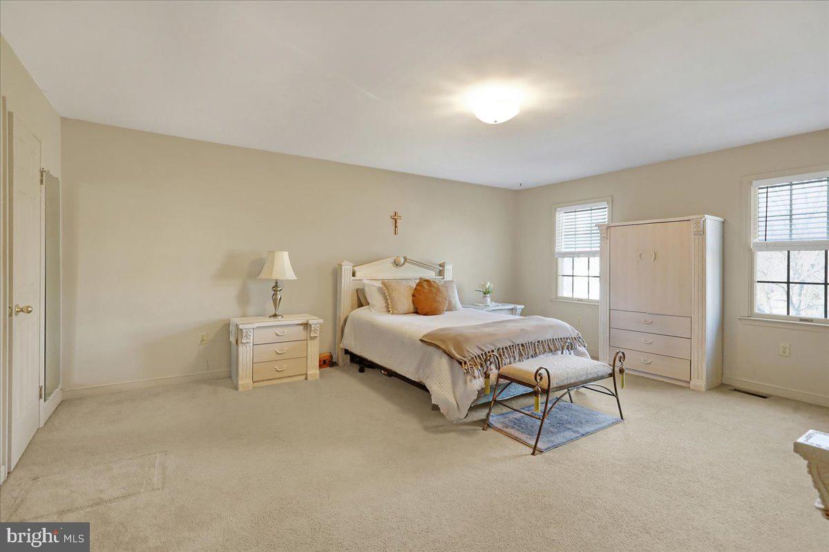 8 Park Place Dr