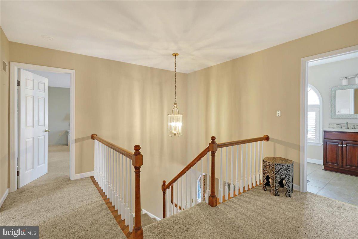 8 Park Place Dr
