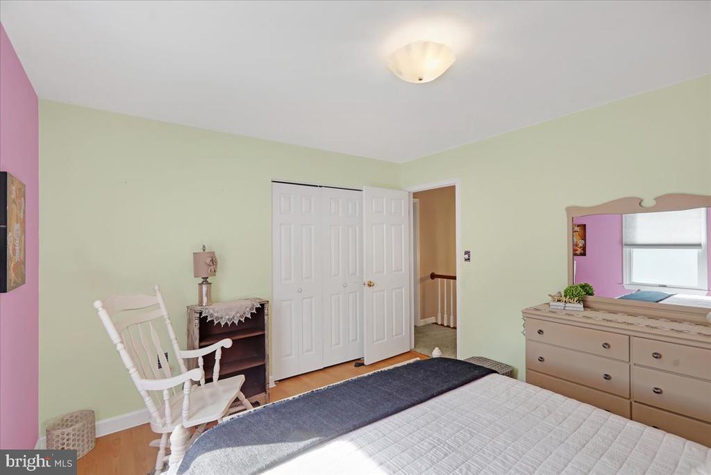 8 Park Place Dr