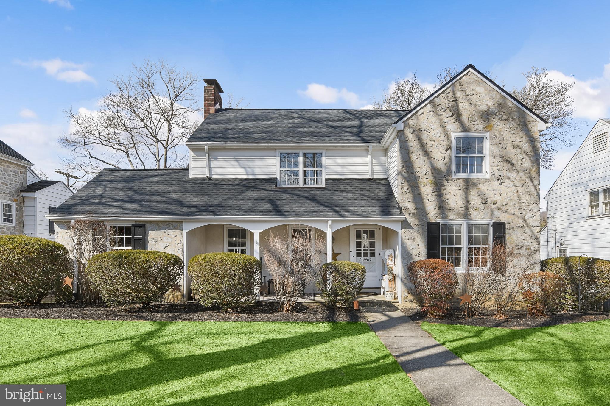 2609 Hollywood Ct