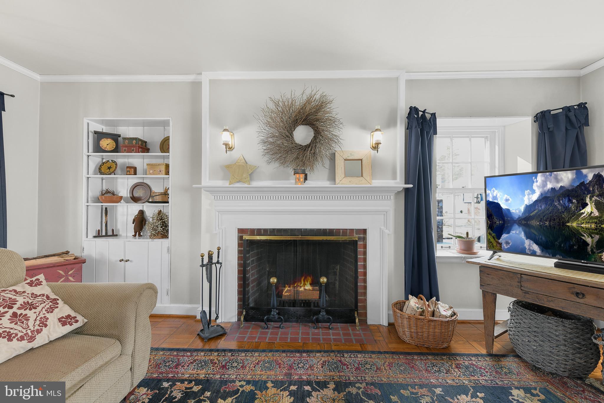 2609 Hollywood Ct