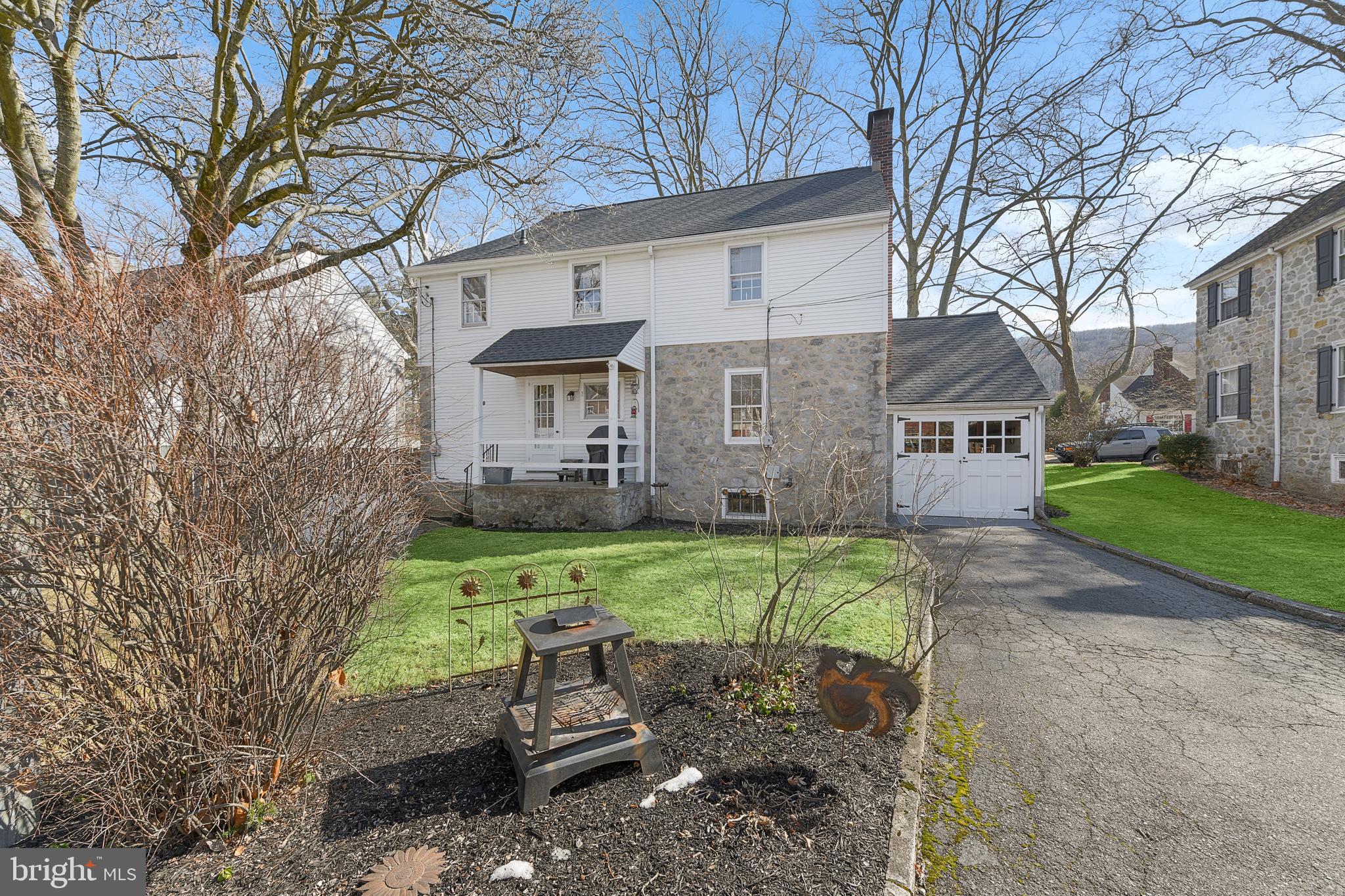 2609 Hollywood Ct