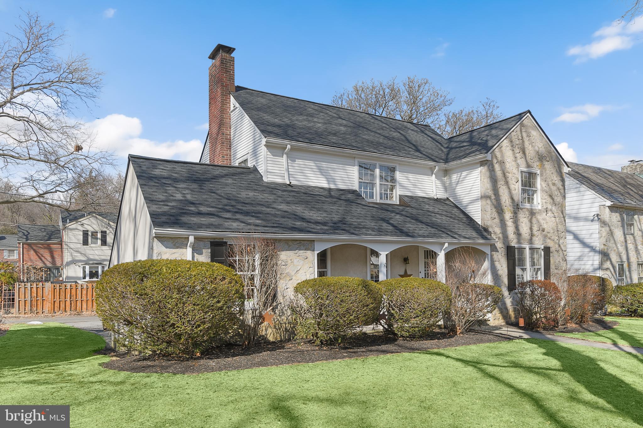 2609 Hollywood Ct