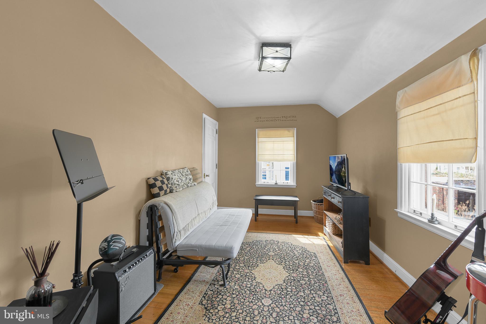2609 Hollywood Ct
