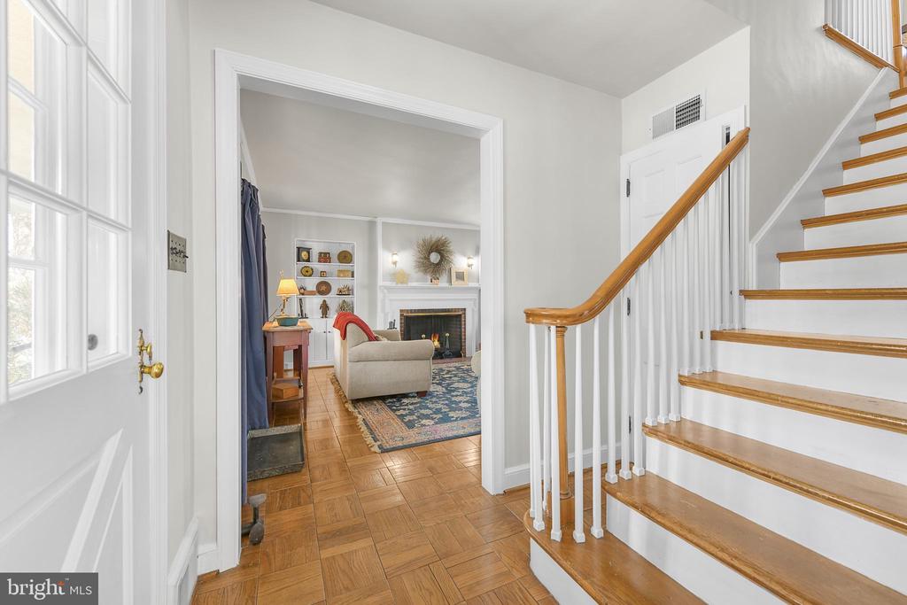 2609 Hollywood Ct