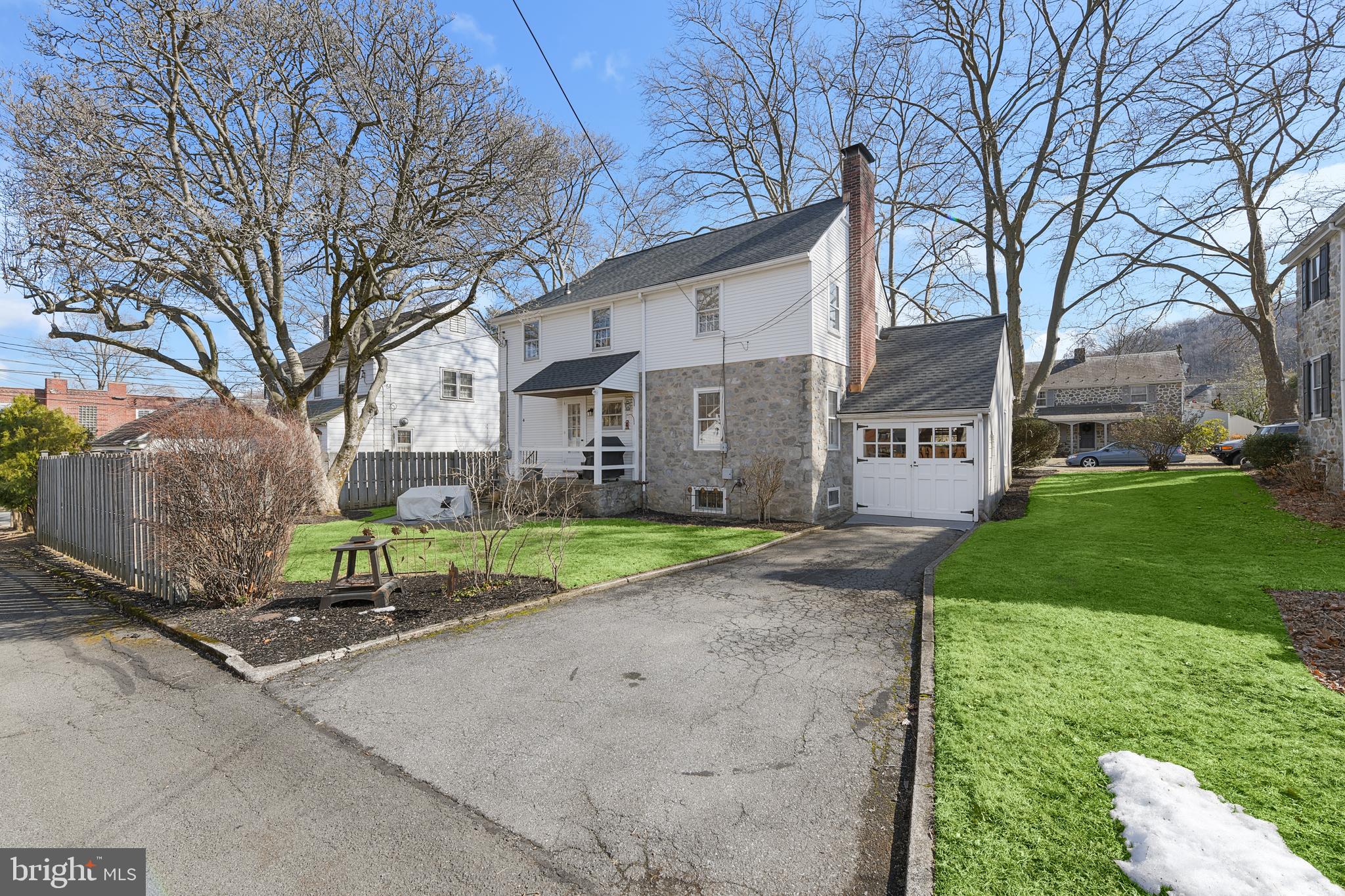 2609 Hollywood Ct