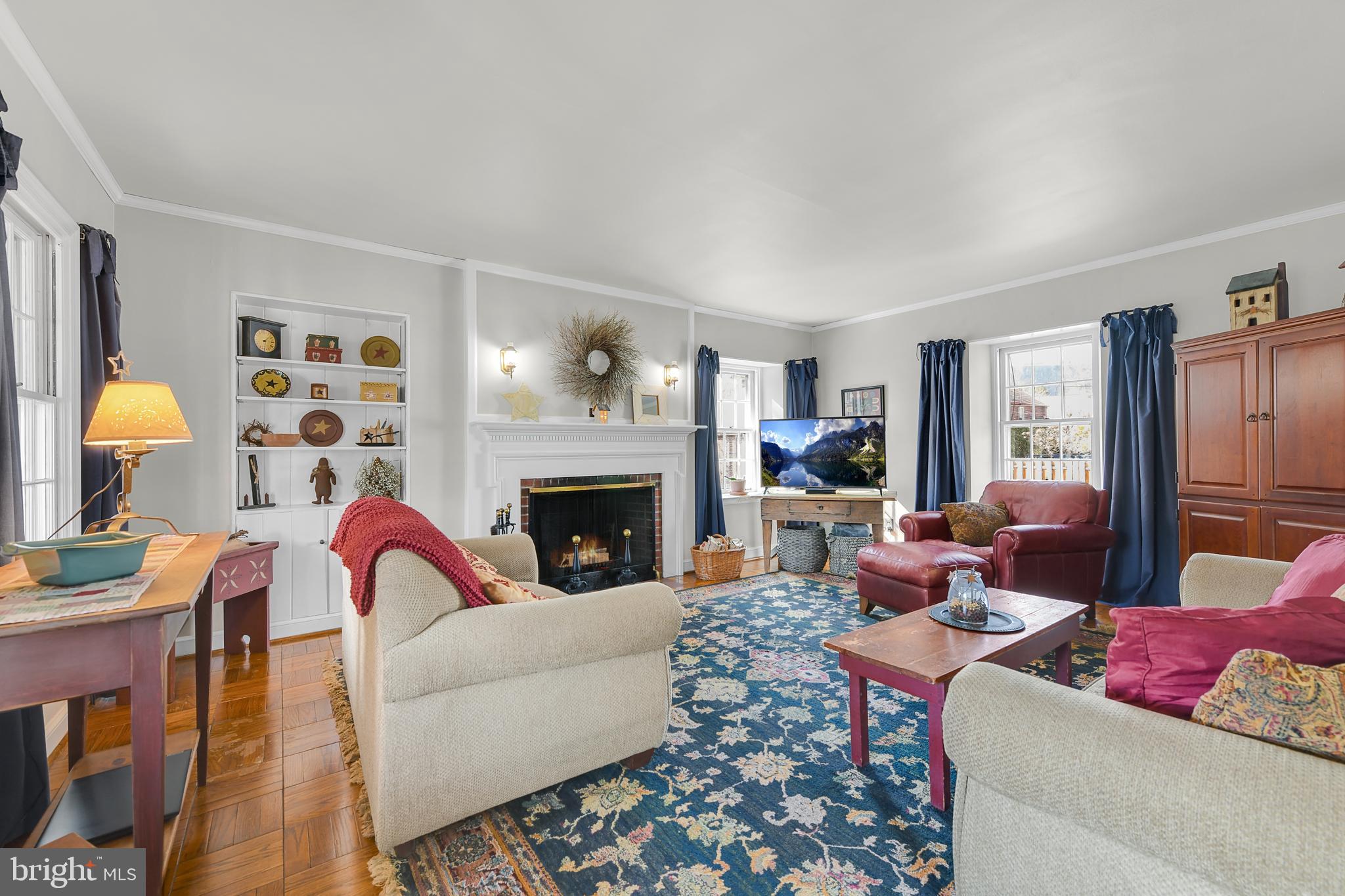 2609 Hollywood Ct