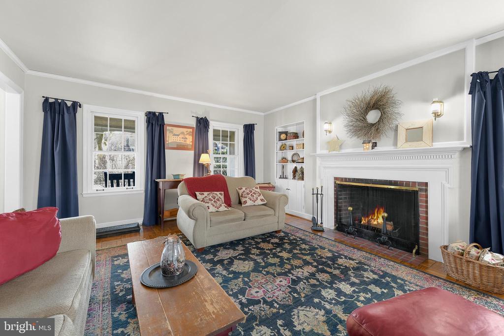 2609 Hollywood Ct