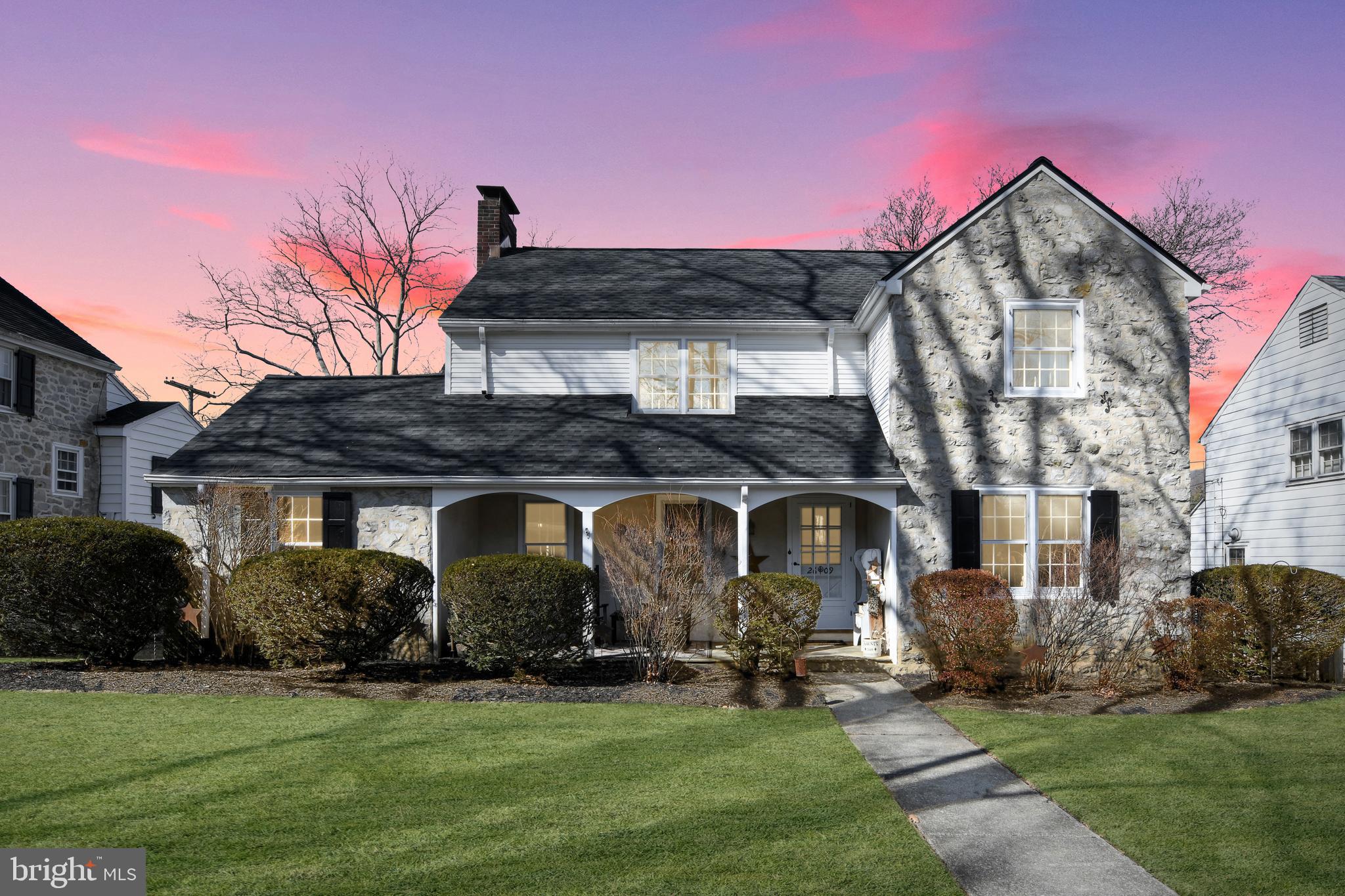 2609 Hollywood Ct