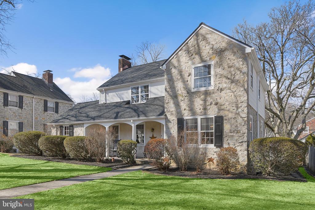 2609 Hollywood Ct