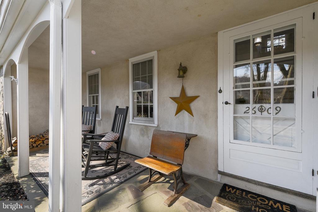 2609 Hollywood Ct