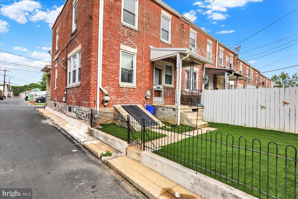 115 5TH AVE