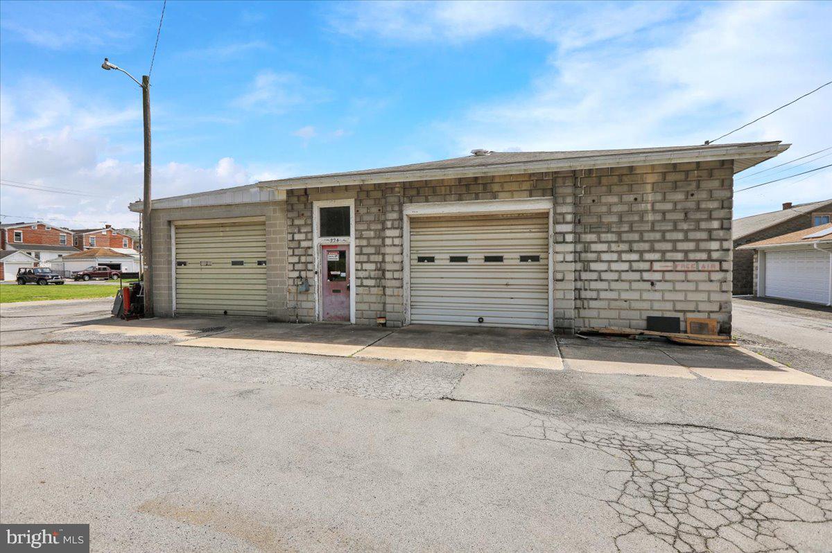 324 Elsie St