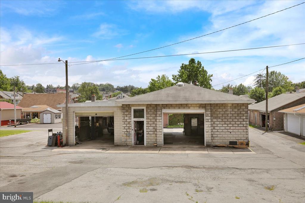 324 Elsie St