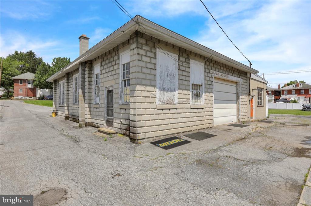 324 Elsie St