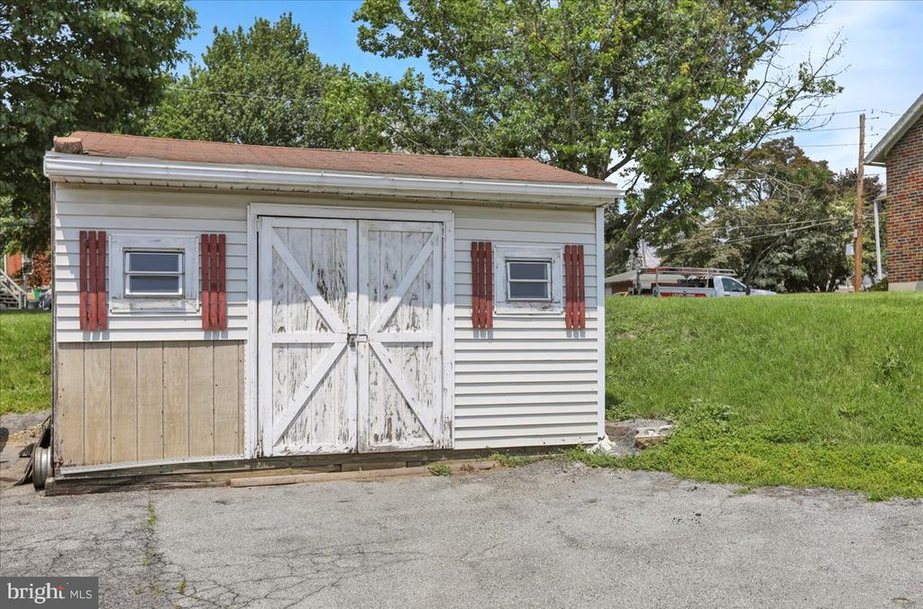 324 Elsie St
