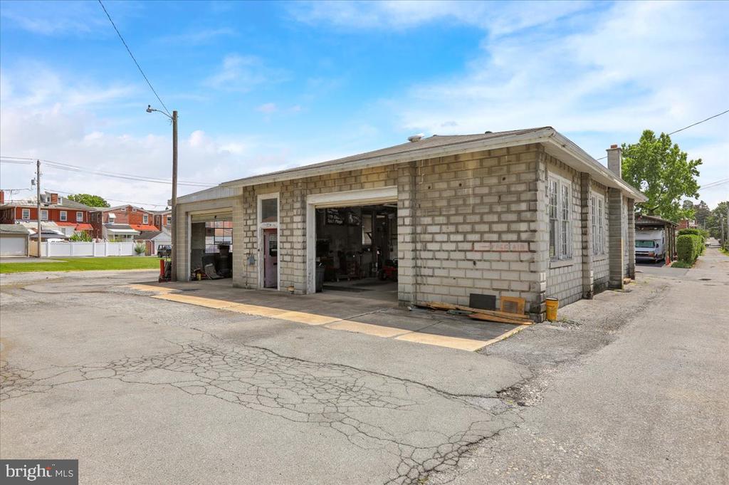 324 Elsie St