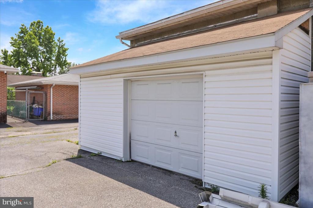 324 Elsie St