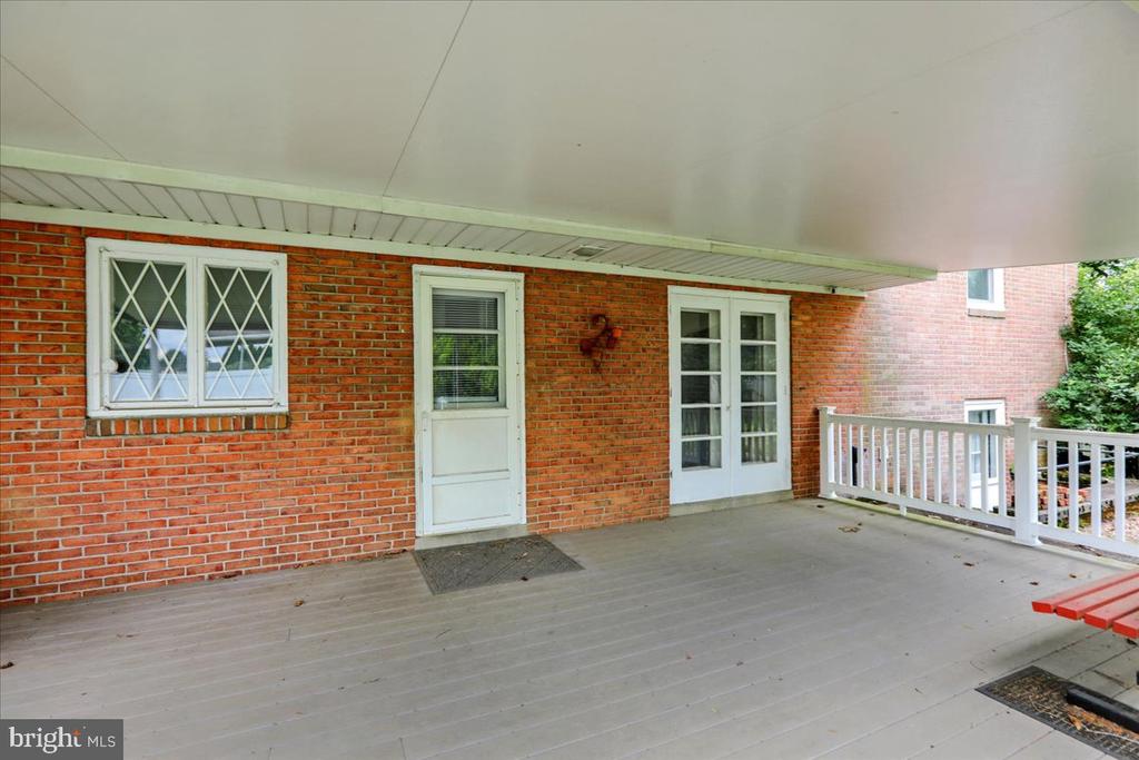 3225 Eisenbrown Rd