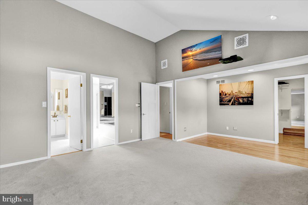 4 Executive Cir