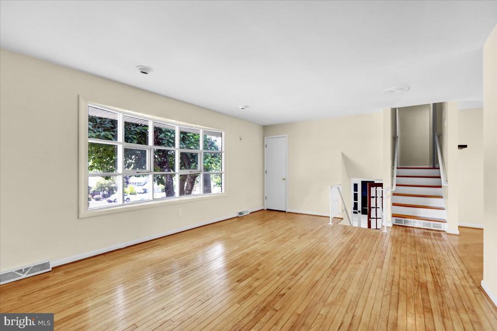 4 Executive Cir