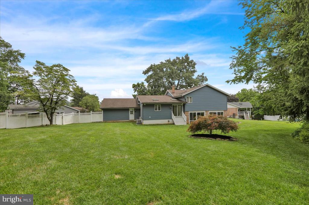 4 Executive Cir