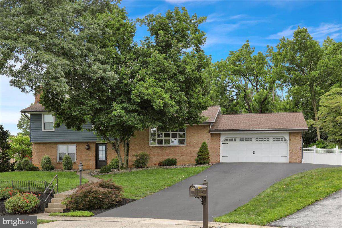4 Executive Cir