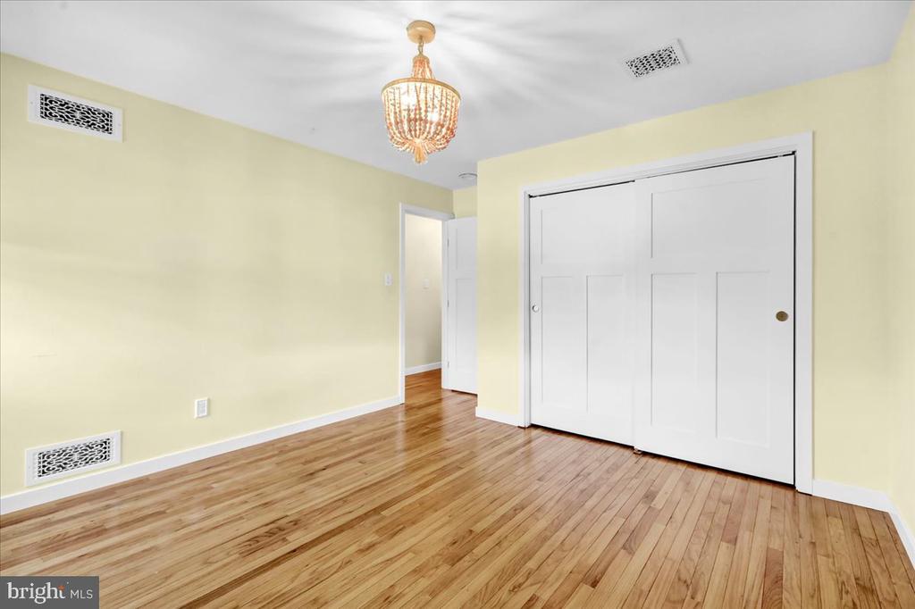 4 Executive Cir