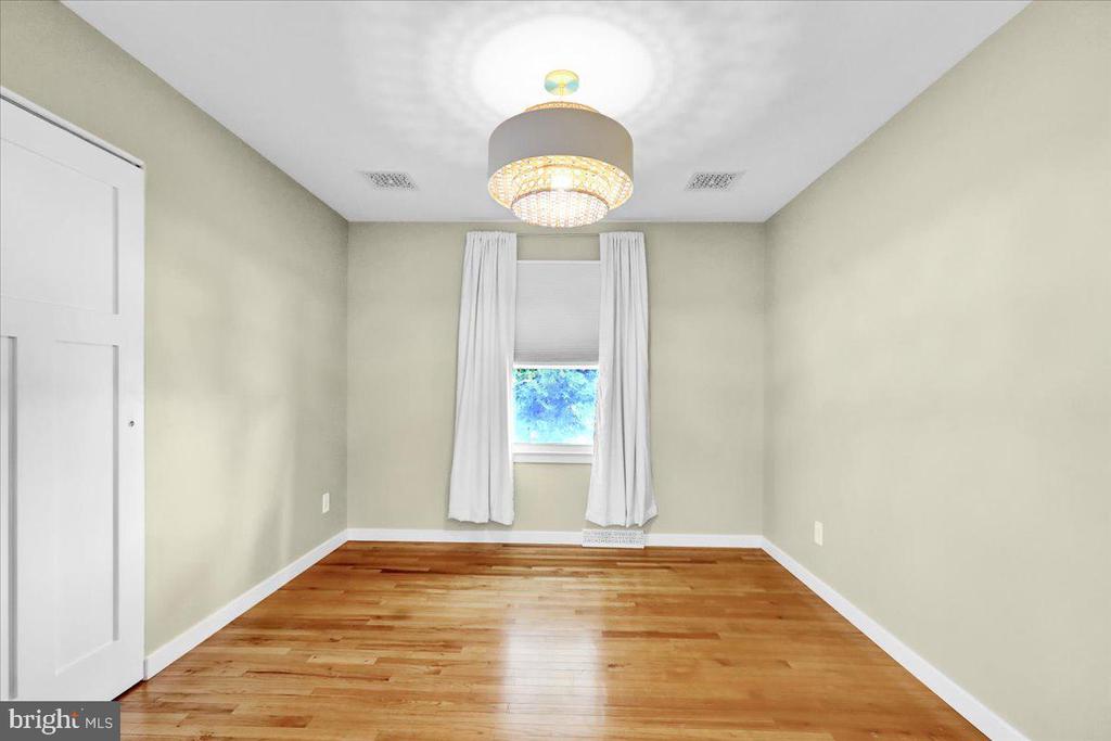 4 Executive Cir