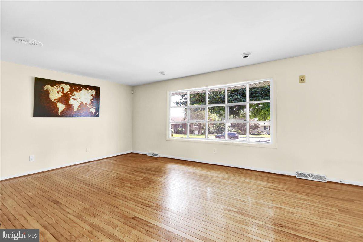 4 Executive Cir