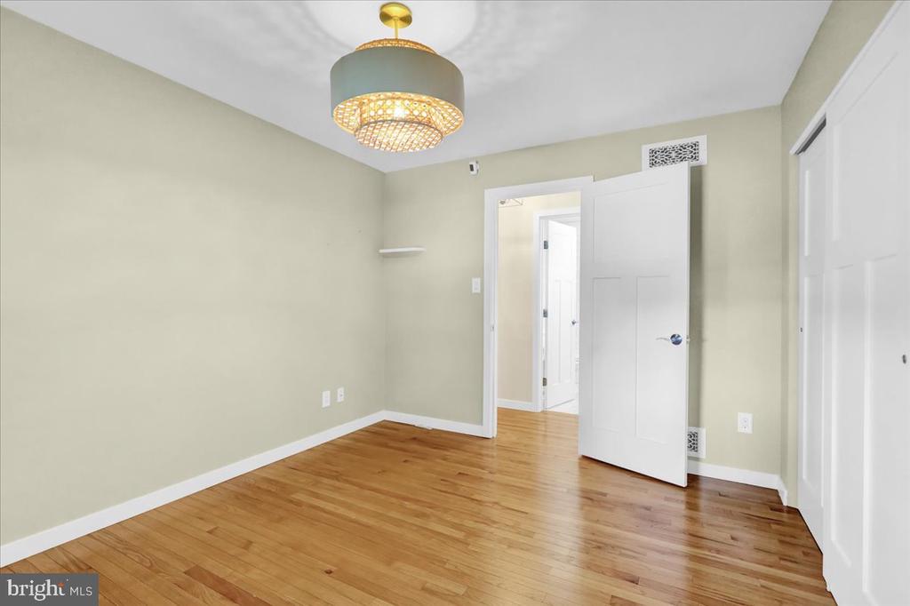4 Executive Cir