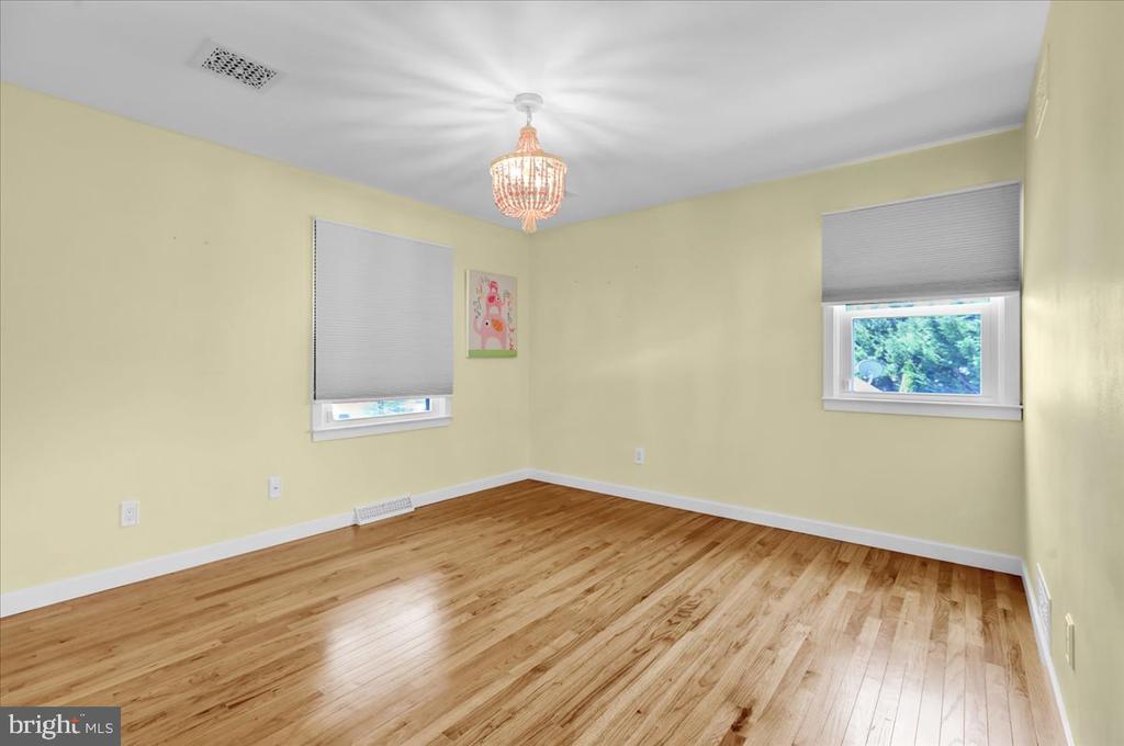 4 Executive Cir