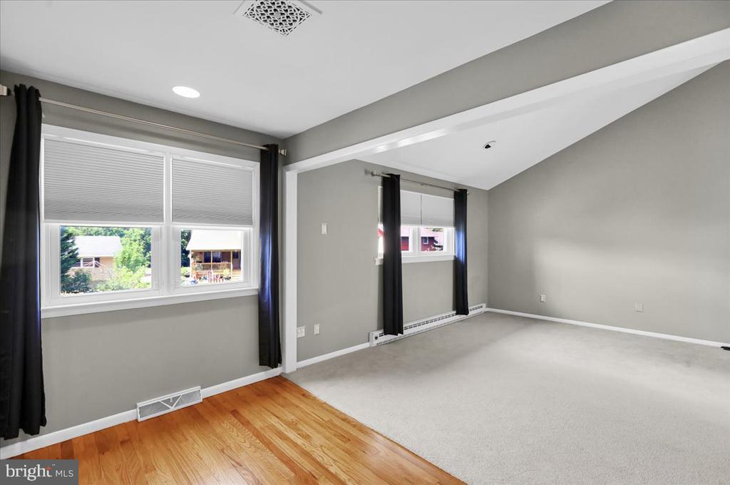 4 Executive Cir