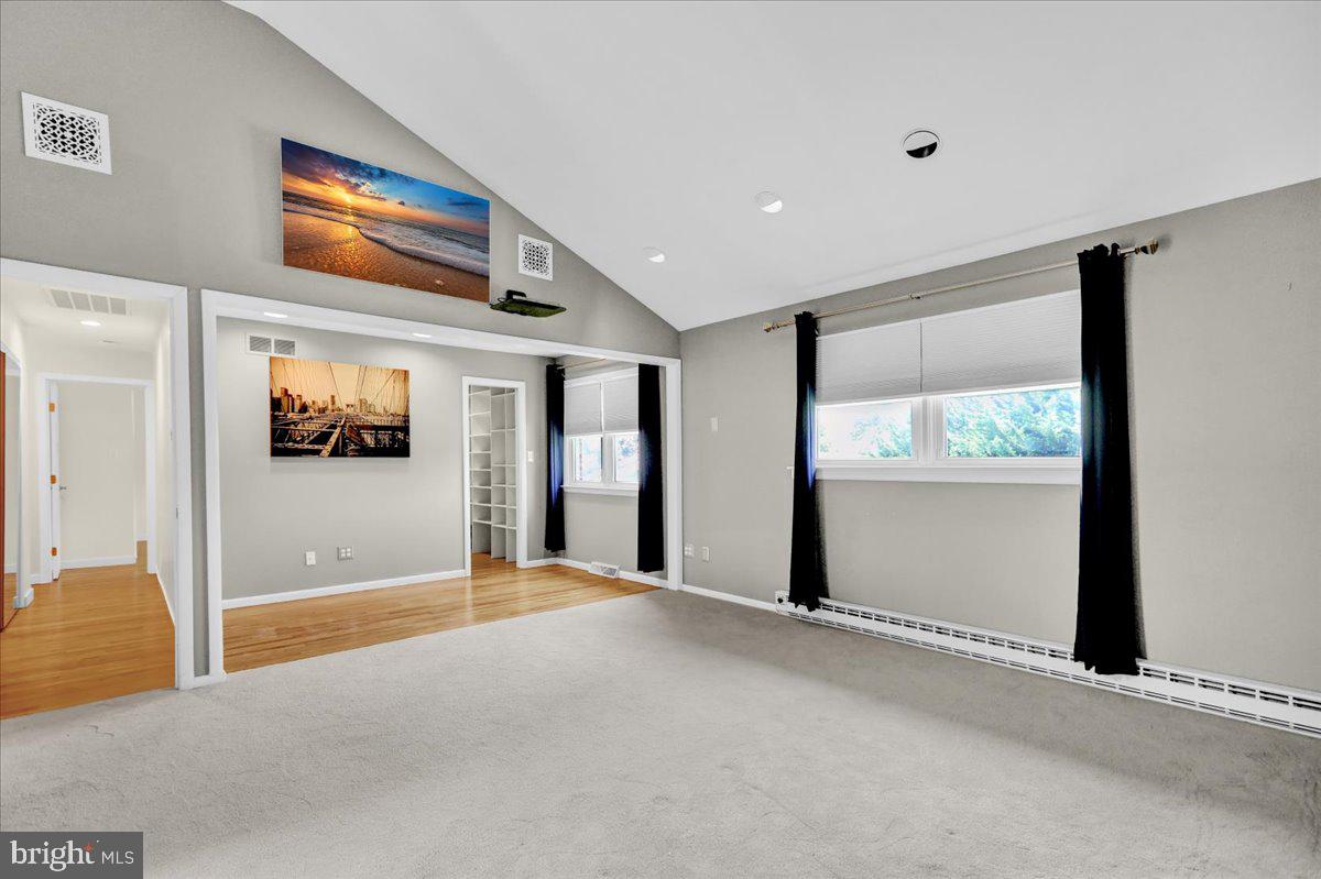 4 Executive Cir