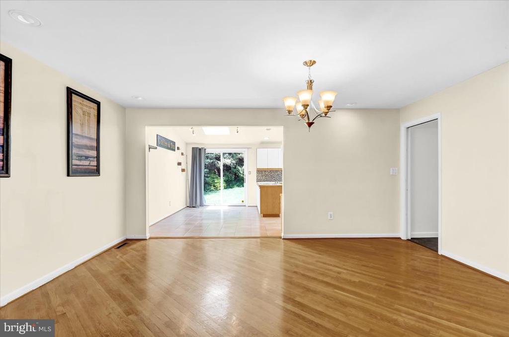 4 Executive Cir