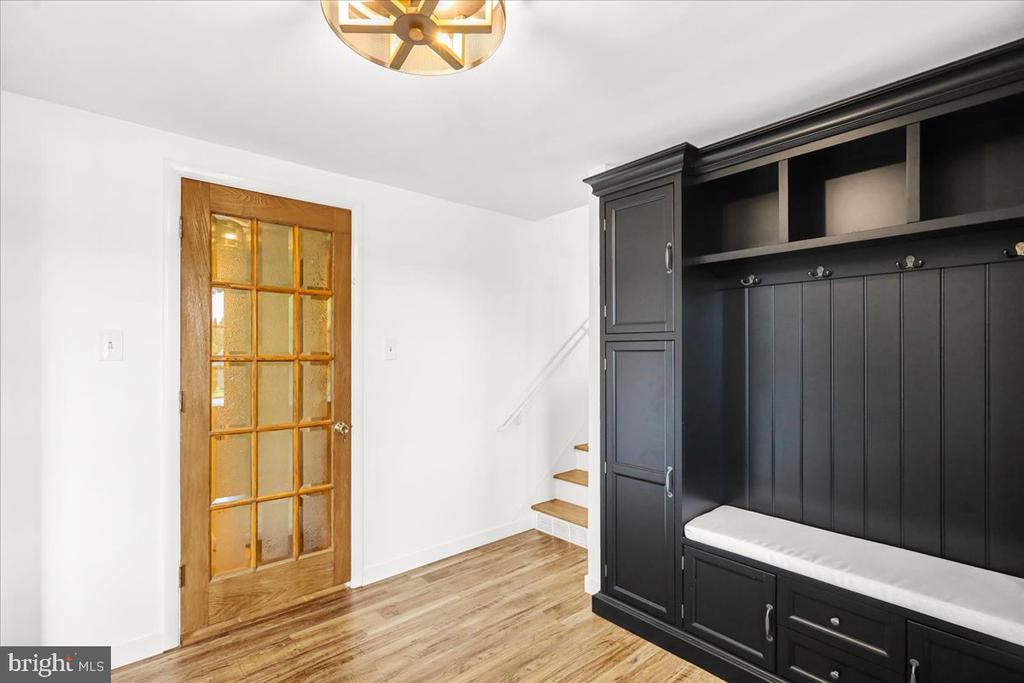 4 Executive Cir