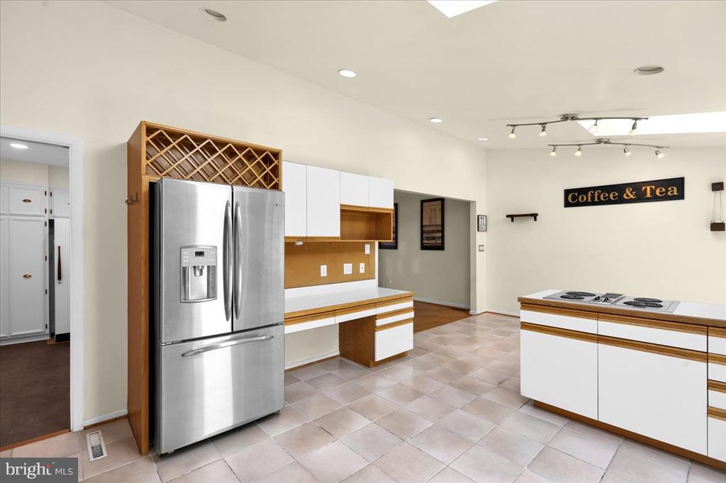 4 Executive Cir