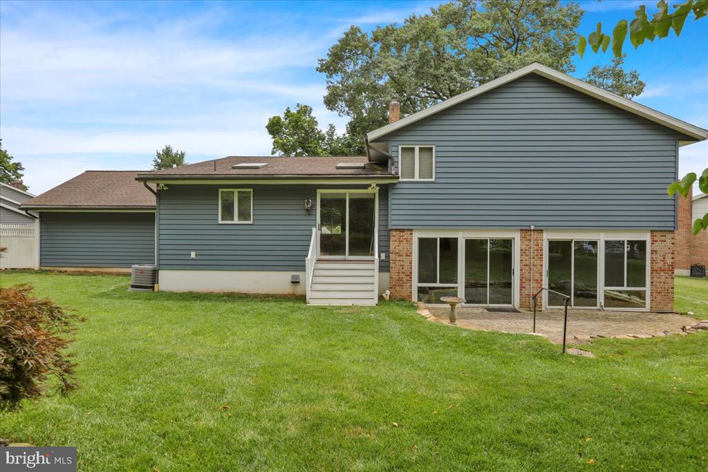 4 Executive Cir