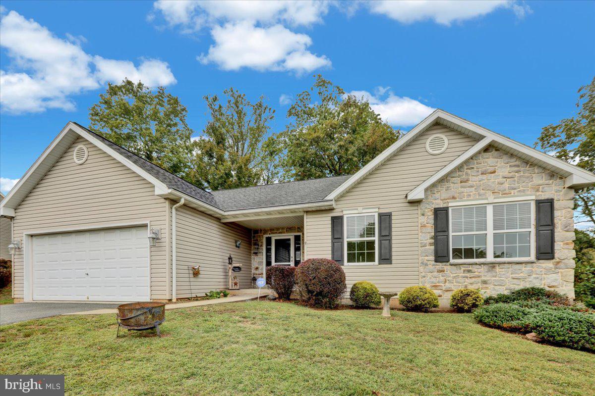 9 COURTNEY REA CIRCLE