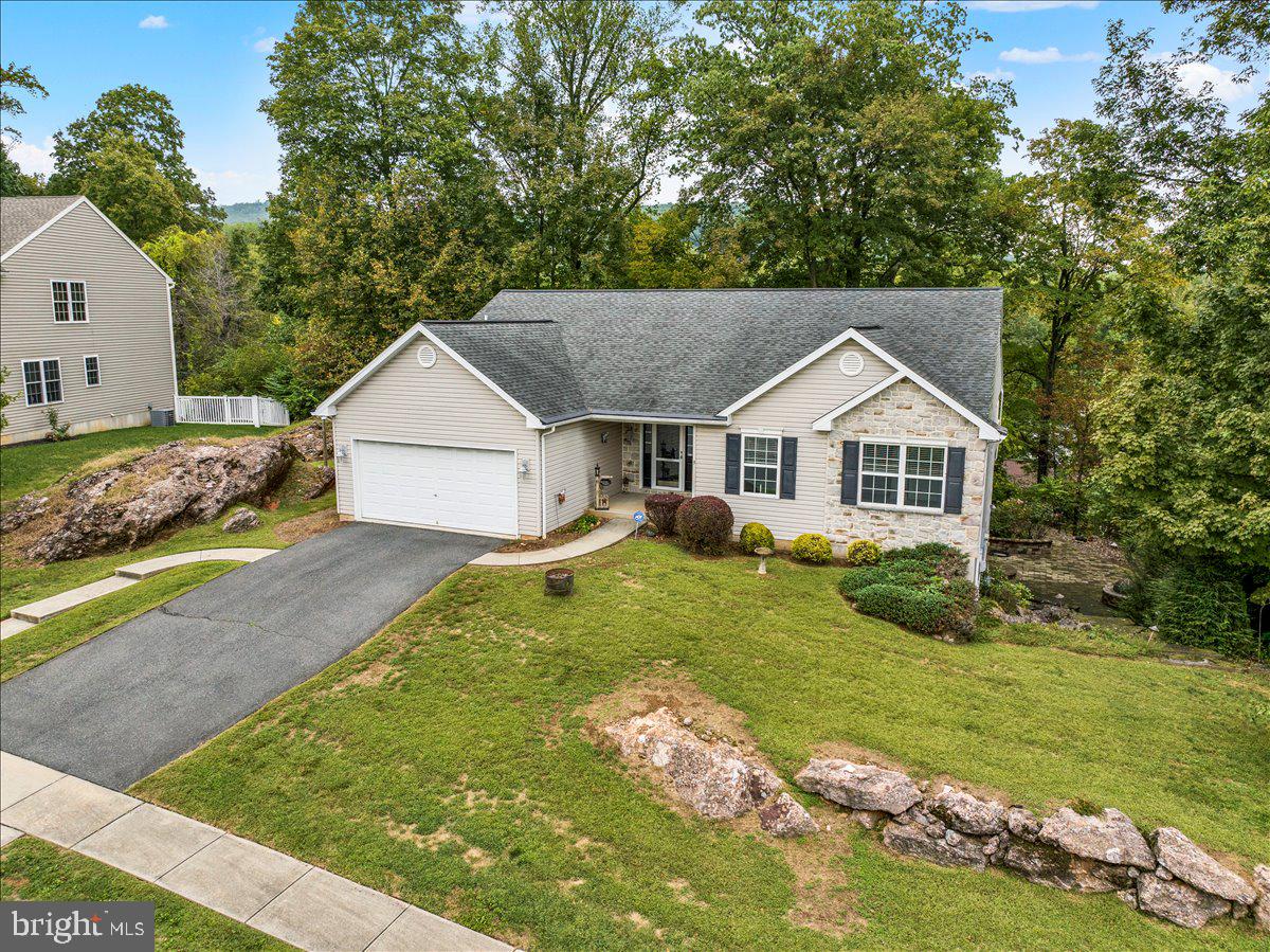 9 COURTNEY REA CIRCLE